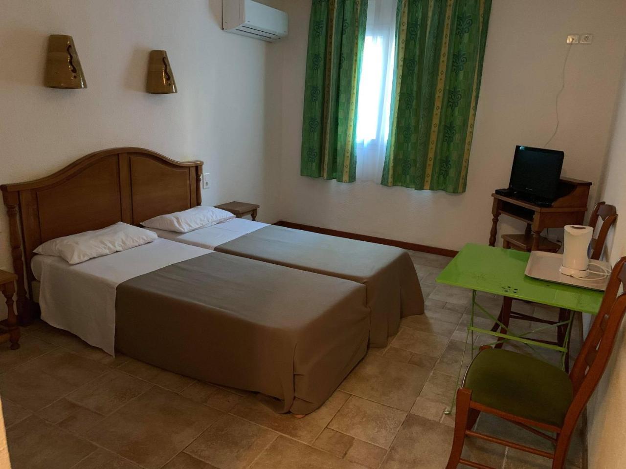 Apart'Hotel Les 4 Sources Corbés エクステリア 写真